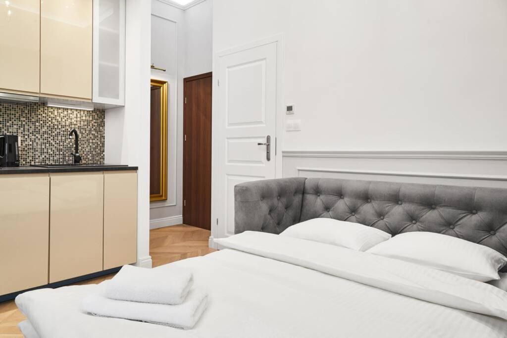 HOUSEHOST Apartment I: Studencka Street Kraków Exteriör bild